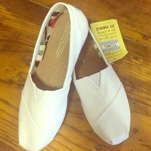 Classic Optic White Canvas Toms